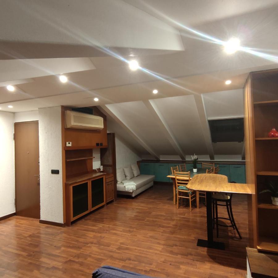 Loft Mansardato Monza Eksteriør bilde